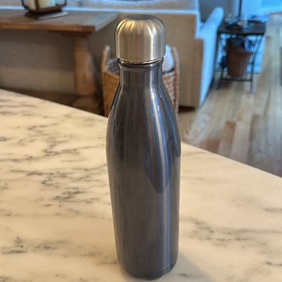 S’well 25oz Stainless Bottles w/lids, Set of 3, Like New Condition - Picture 6 of 7